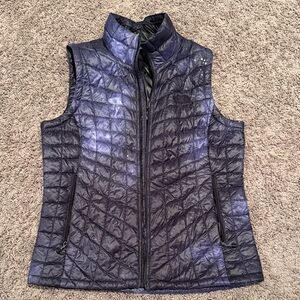 Northface lightweight thermoball puffer insulated running vest blue galaxy M